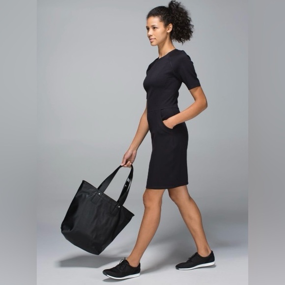 Lululemon Power Date Dress. Black neoprene scuba dress. size 8 - Picture 9 of 10